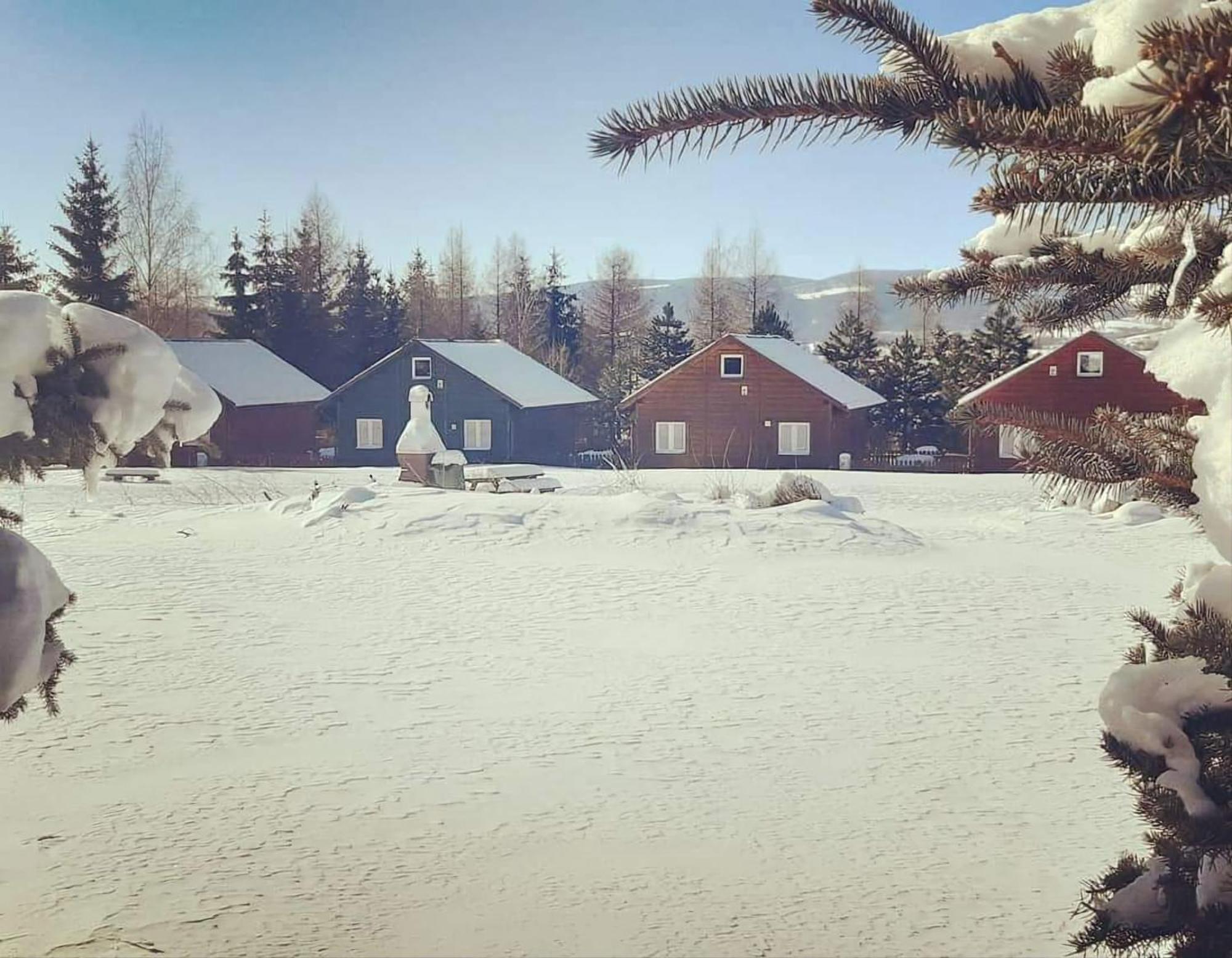 Stanica Pod Zadzierna Domki Caloroczne ลูบาฟกา ภายนอก รูปภาพ